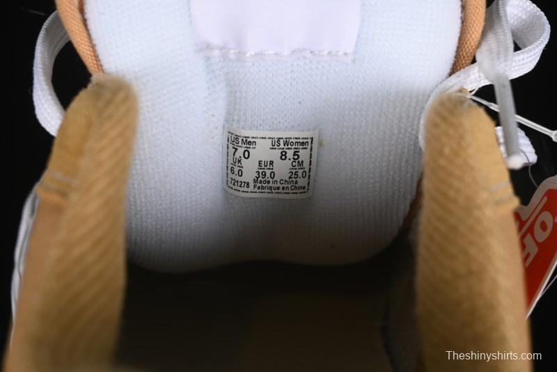 Vans Chukka Push Low-Top Skate Shoes in Beige with Slip-Resistant Sole - VN000CZW4MG