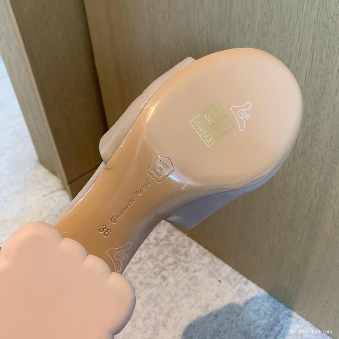 2025 Women Gianvito Rossi Beige Leather Slippers KFY00260