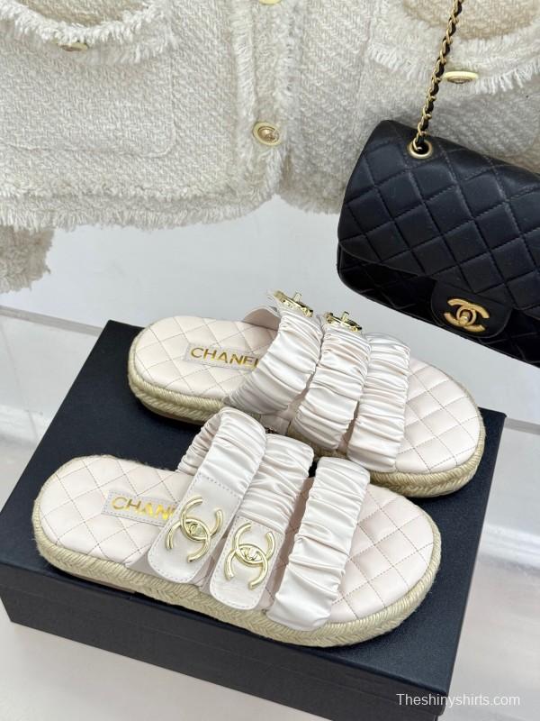 2025 Women Chanel White Leather Slippers CC Logo KFY00230