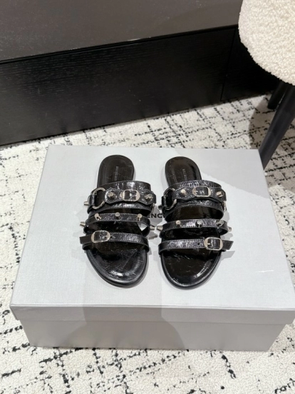 2025 Slippers Balenciaga Black Leather Metal Buckle KFY00289