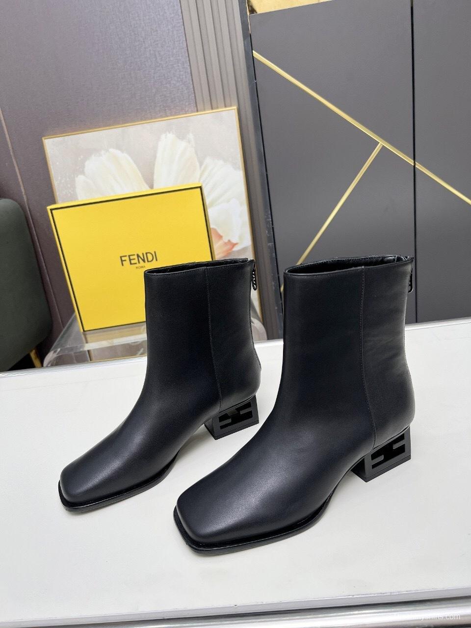 Fendi 2025 SS Short Boots - LY00370
